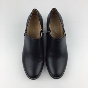 Naturalizer Faux Leather Black booties